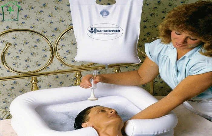 روش صحیح حمام کردن بیمار در تخت